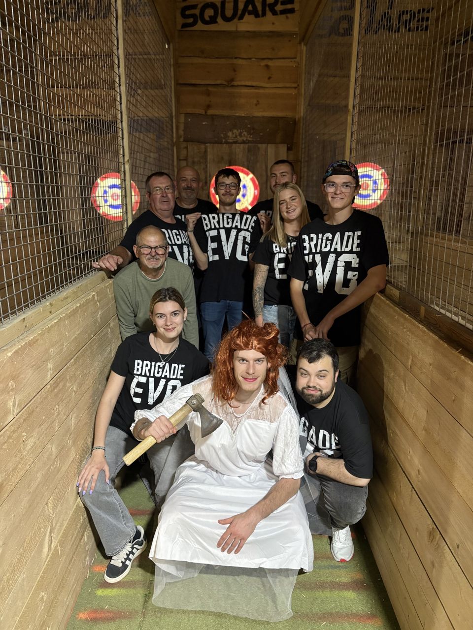 Lancer de haches à Arras : activité insolite et fun chez Team Square